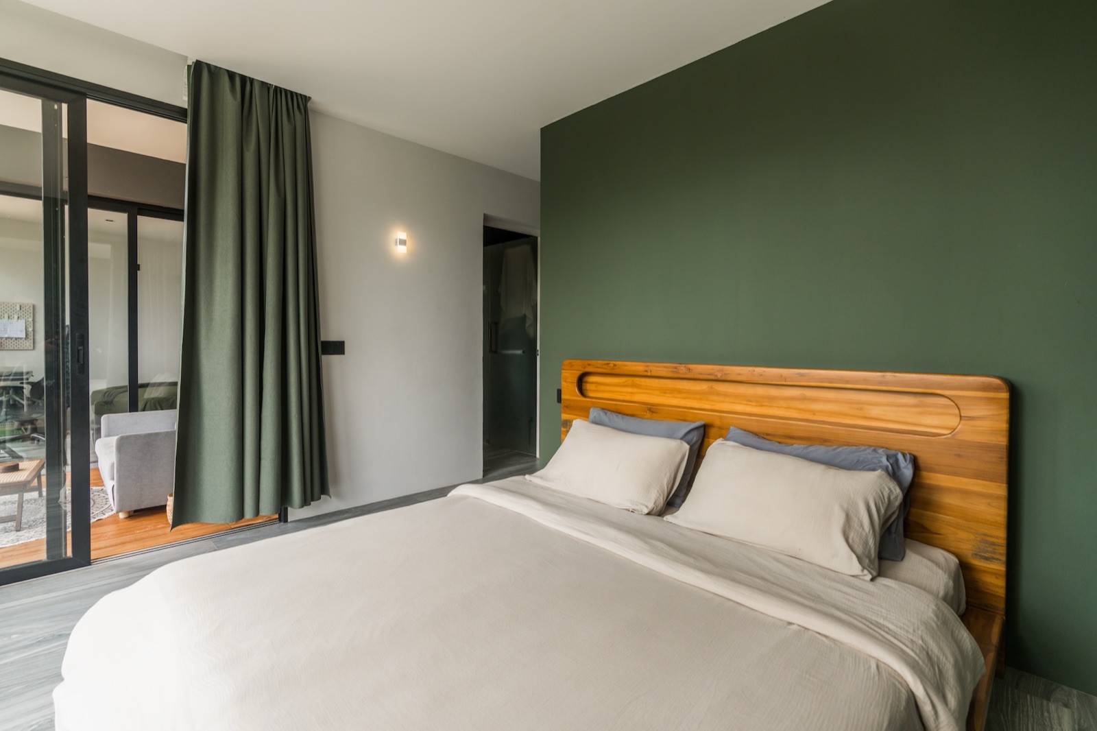 The Explorer with king-size bed and sunrise views at Kin Haus, Koh Phangan